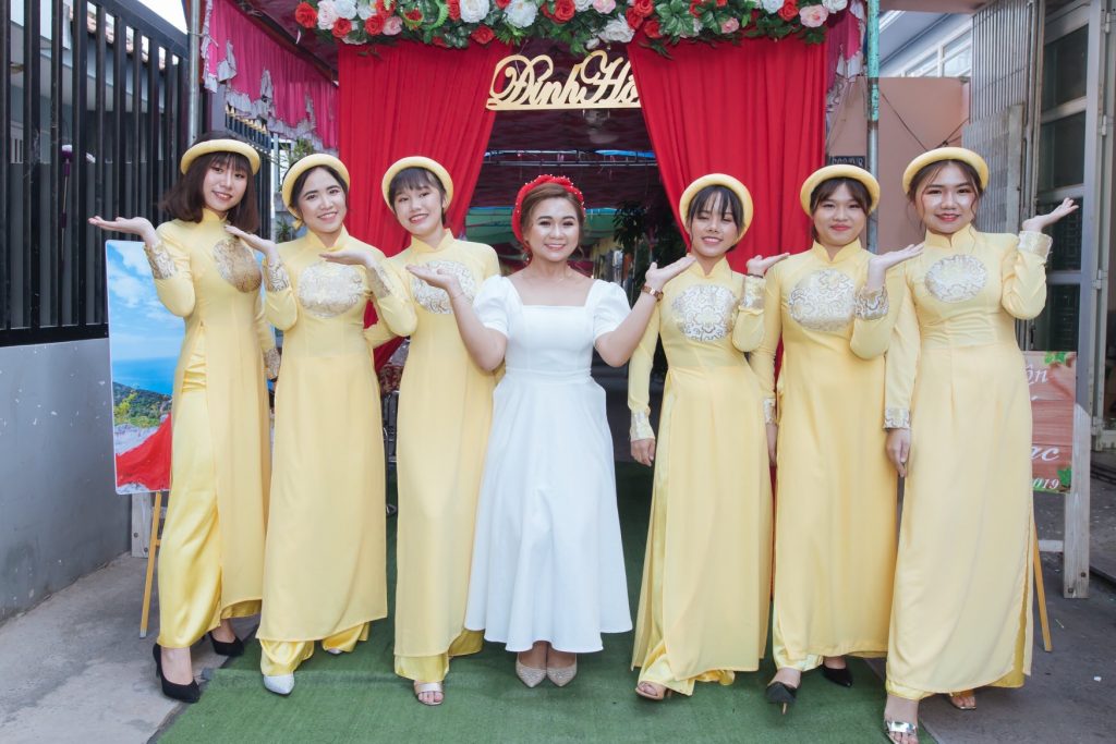 Dịch Vụ Cho Thuê Người Bưng Quả Giá Rẻ Dịch Vụ Cho Thuê Người Bưng Quả Giá Rẻ