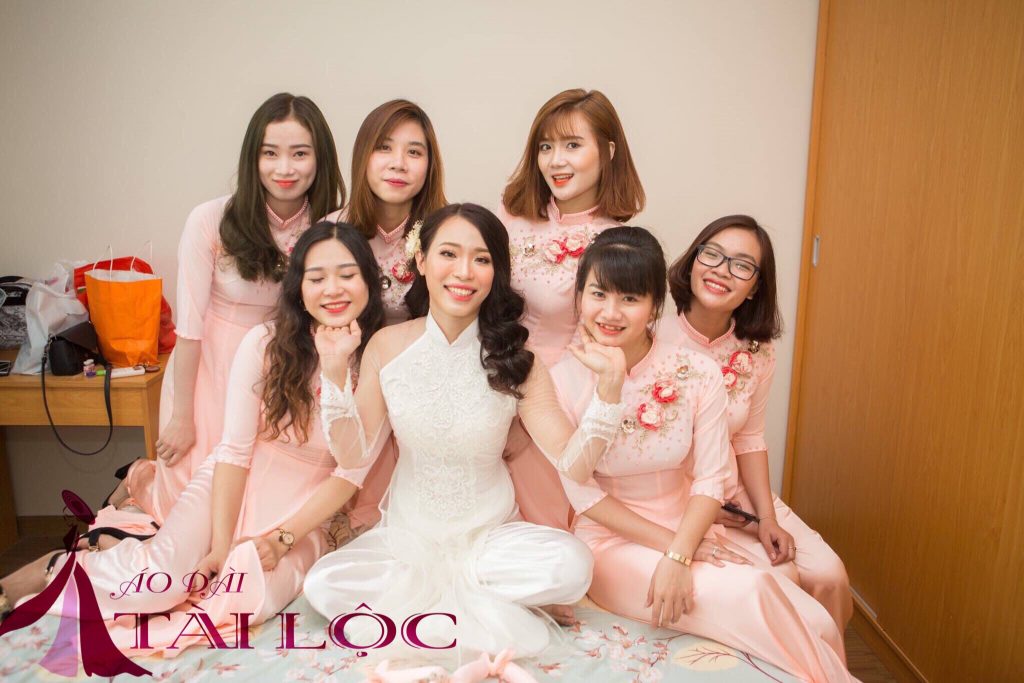 Mẫu áo dài bưng quả đẹp