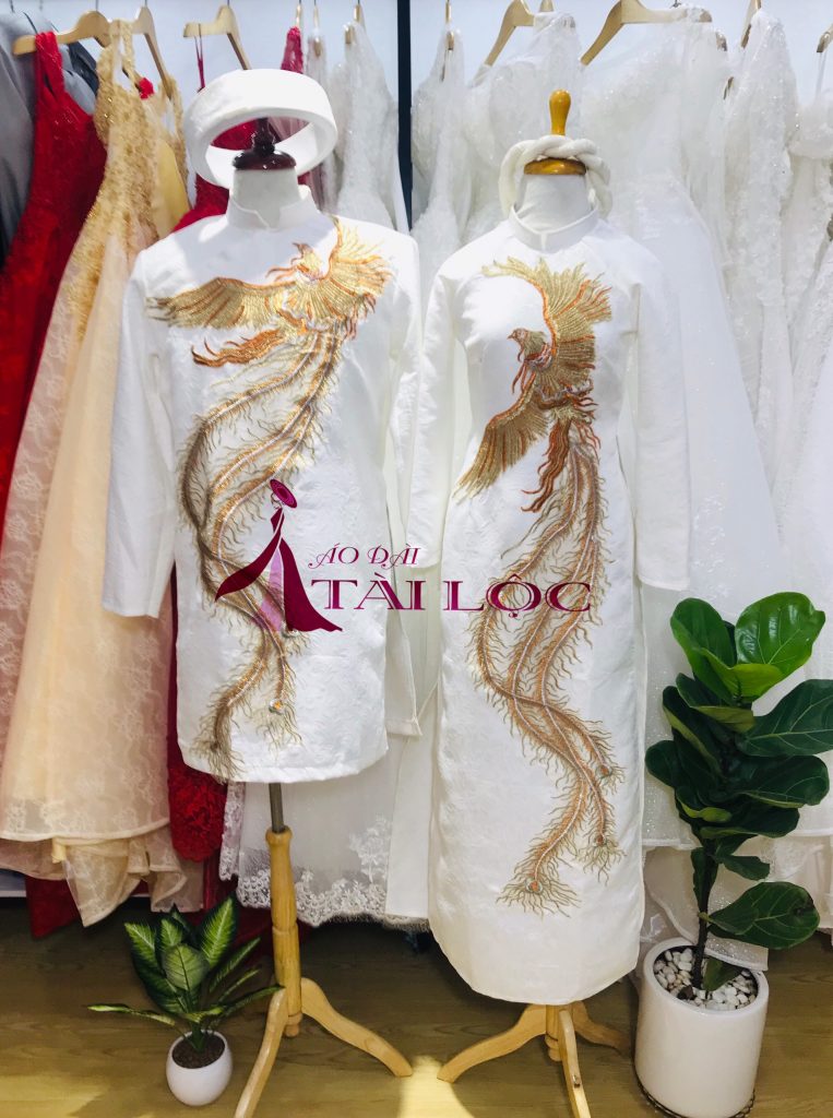 Thuê áo dài cặp màu trắng nam nữ