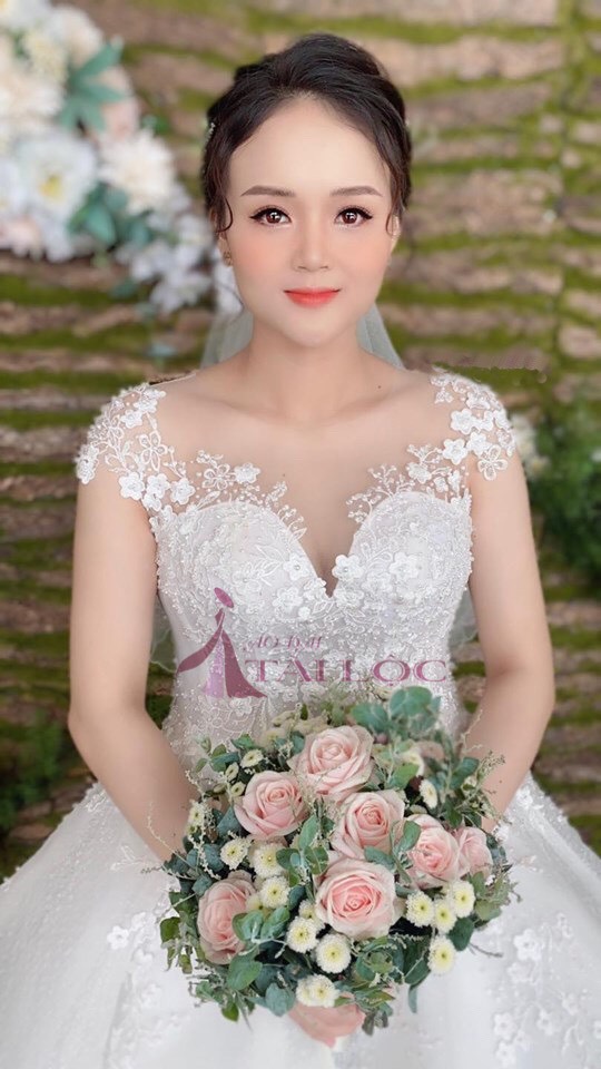 Dịch vụ trang điểm cô dâu make dự tiệc đẹp tại nhà ở TP HCM - Áo Dài Tài Lộc