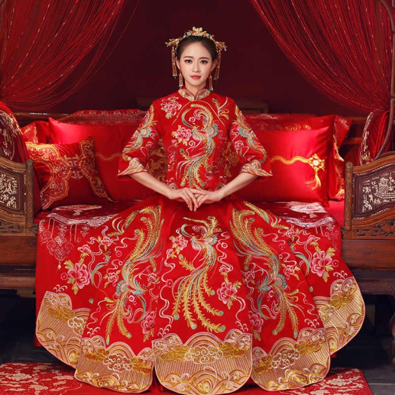 Những phụ kiện đi kèm khi mặc váy cưới Trung Quốc