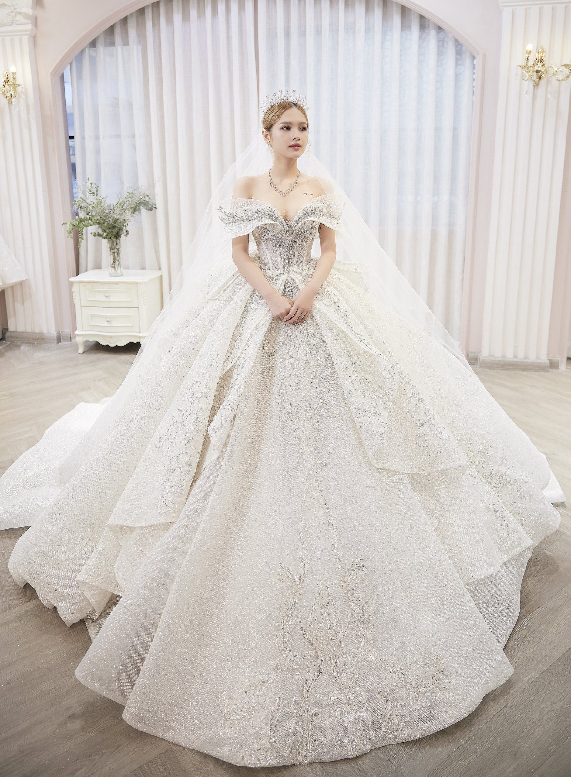 Thiết kế váy cưới công chúa xòe của Xoài Non