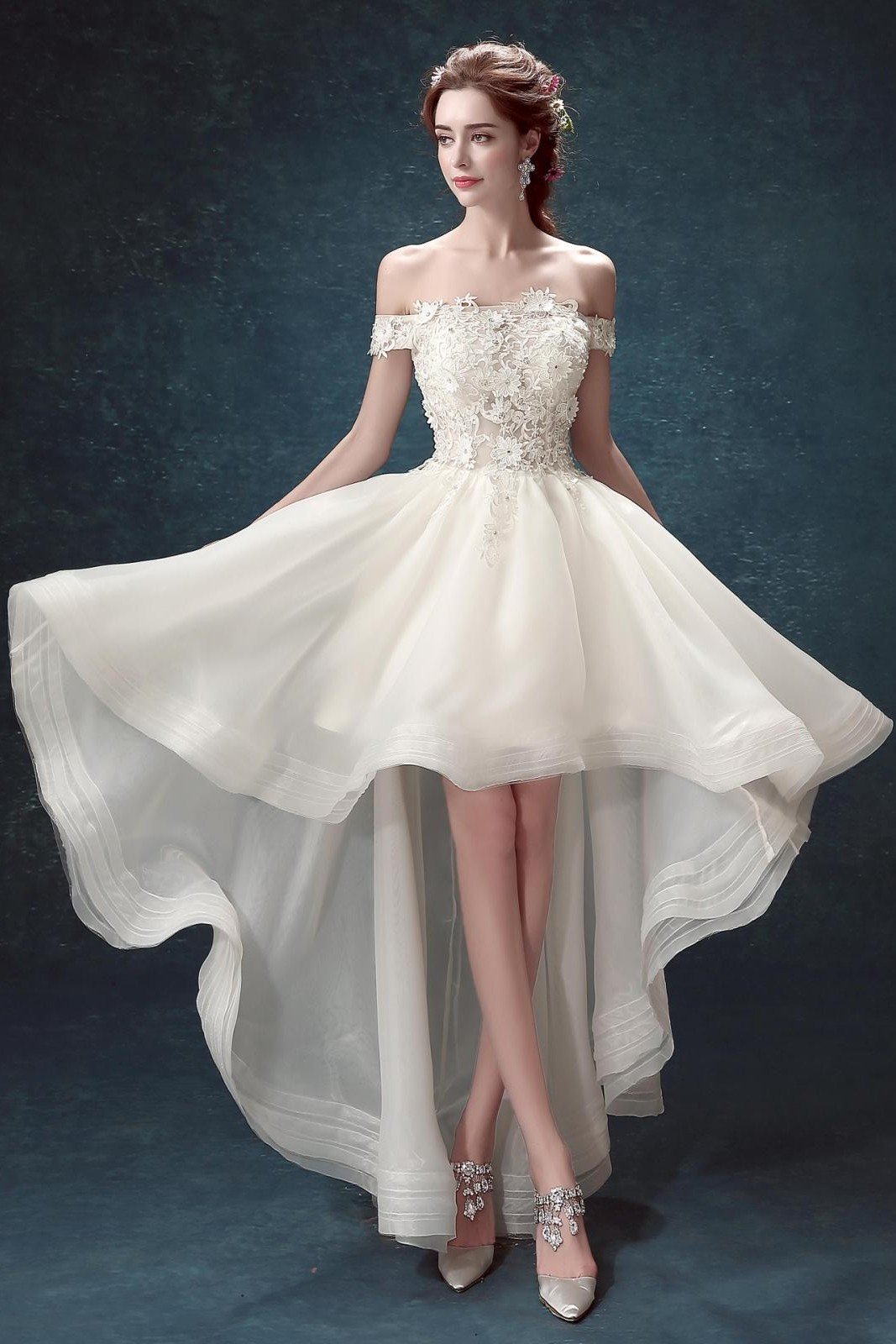 Thiết kế váy cưới ngắn