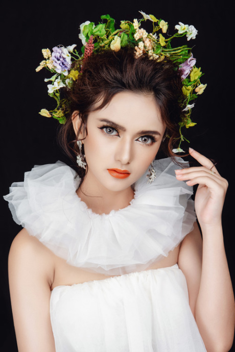 Makeup cô dâu theo phong cách Ấn Độ khoe đôi mắt đẹp