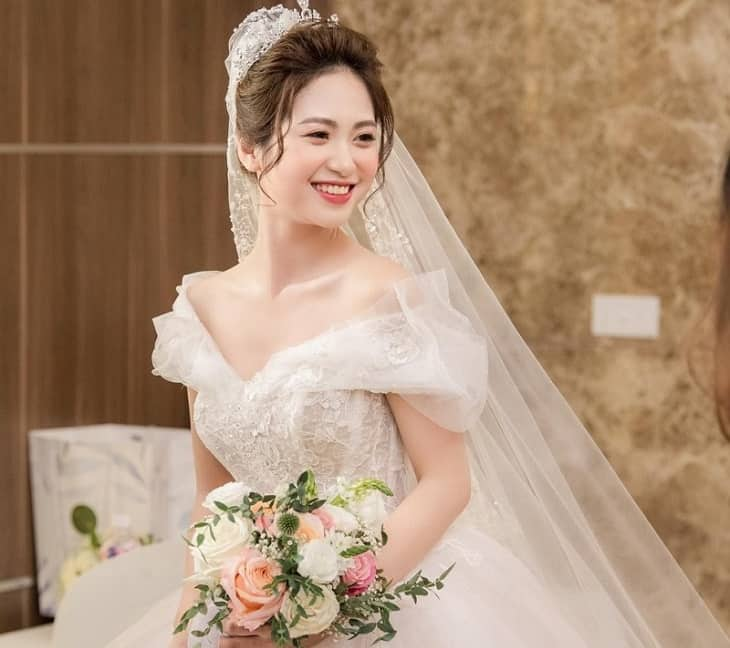 Trang điểm cô dâu Hàn Quốc với tone hồng ngọt ngào