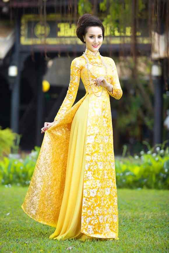 Áo Dài Xanh Bơ Truyền Thống Gấm Hoàng Gia Cổ Tròn Tay Lỡ Cao Cấp Kora Dress  - Đầm Quỳnh Anh Luxury Fashion