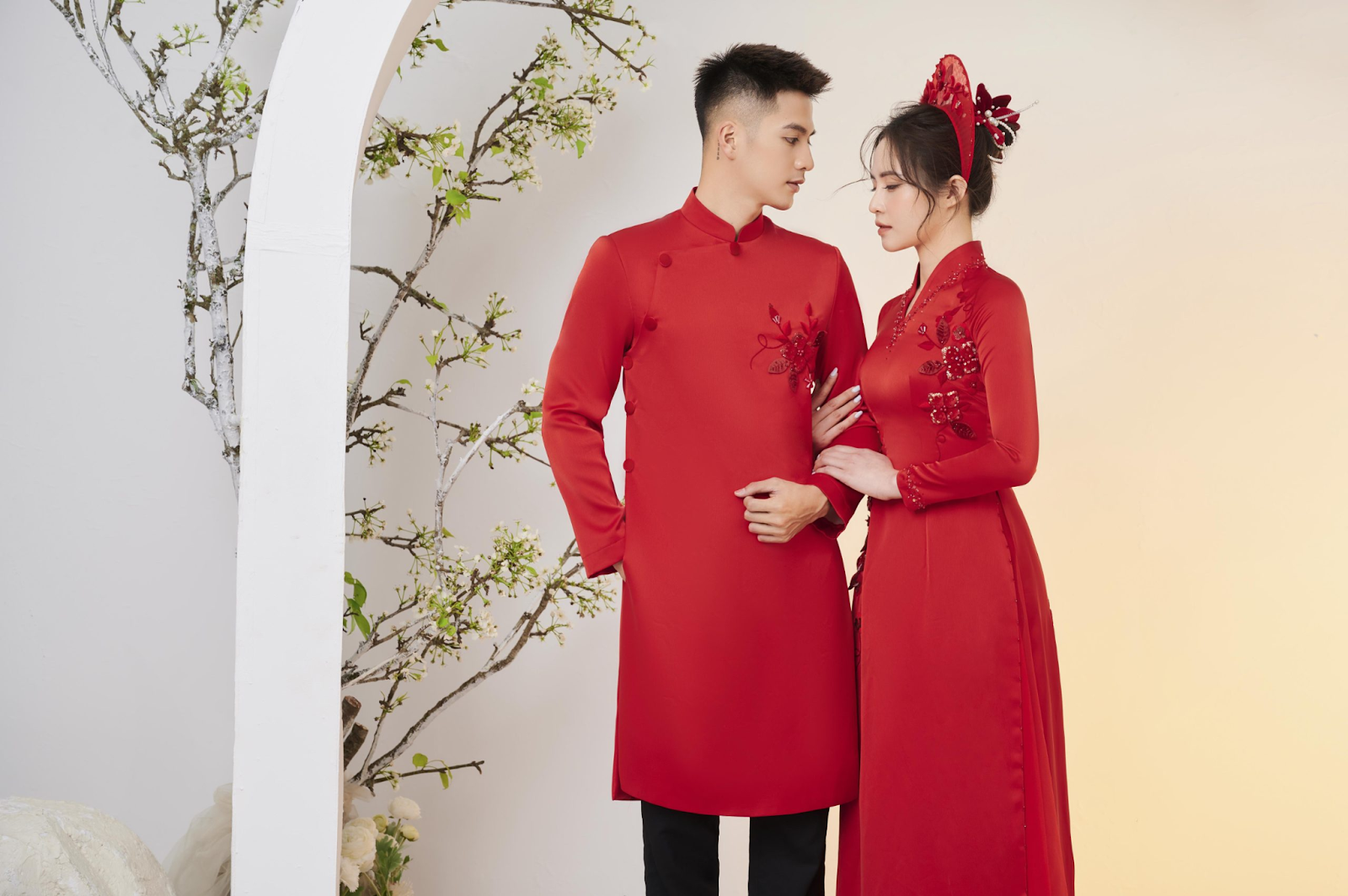Tại sao bạn nên chọn thuê áo dài cưới Bình Dương tại Vy Wedding